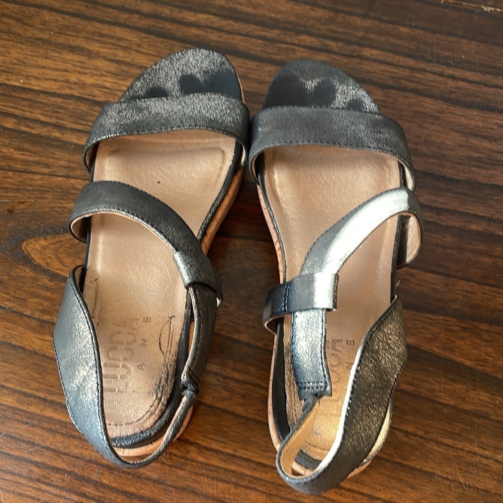 Lucca Lane, 7.5, black leather & cork bottom strappy ankle wrap platform sandal - Picture 9 of 13